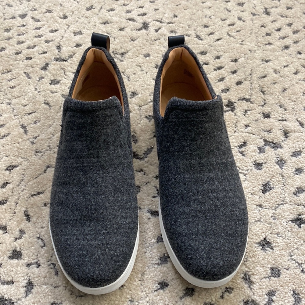 Fitflip women’s slip ons size women’s 11 heather grey felt like texture